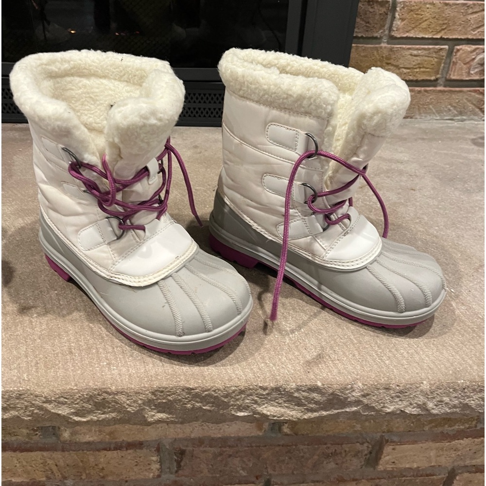 Cat & Jack winter snow boots. Perfect condition!